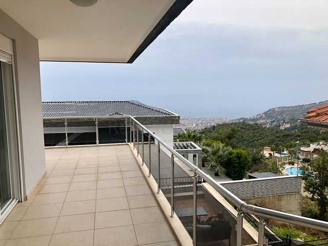 Вилла с панорамным видом в центре Аланьи