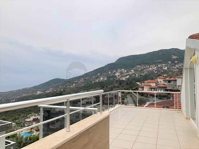 Вилла с панорамным видом в центре Аланьи