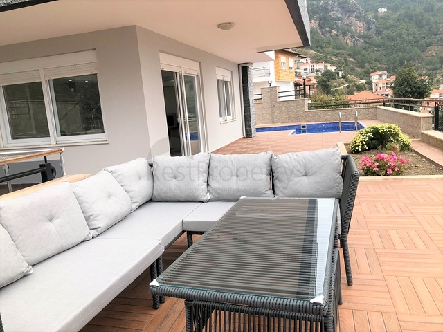 Вилла с панорамным видом в центре Аланьи