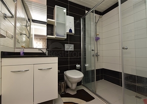 Меблированная квартира с отельной инфраструктурой в Авсалларе 