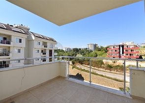 Меблированная квартира с отельной инфраструктурой в Авсалларе 