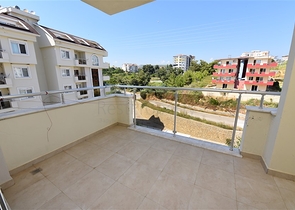 Меблированная квартира с отельной инфраструктурой в Авсалларе 