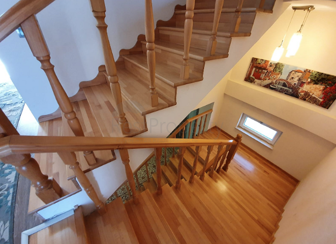 Отдельностоящая вилла 5+1 с мебелью в комплексе в Дошемеальты