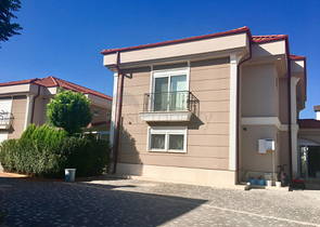 Отдельностоящая вилла 5+1 с мебелью в комплексе в Дошемеальты