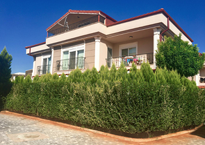 Отдельностоящая вилла 5+1 с мебелью в комплексе в Дошемеальты