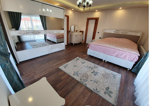 Отдельностоящая вилла 5+1 с мебелью в комплексе в Дошемеальты