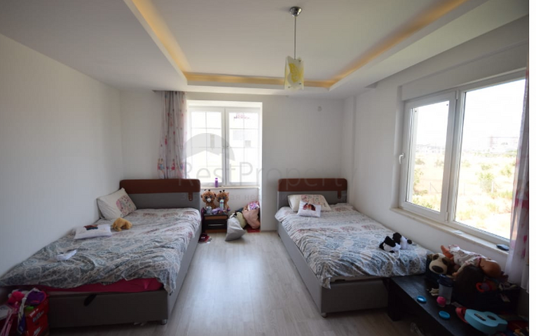 Отдельностоящая вилла 5+1 с бассейном в Алтынкале Дошемеальты