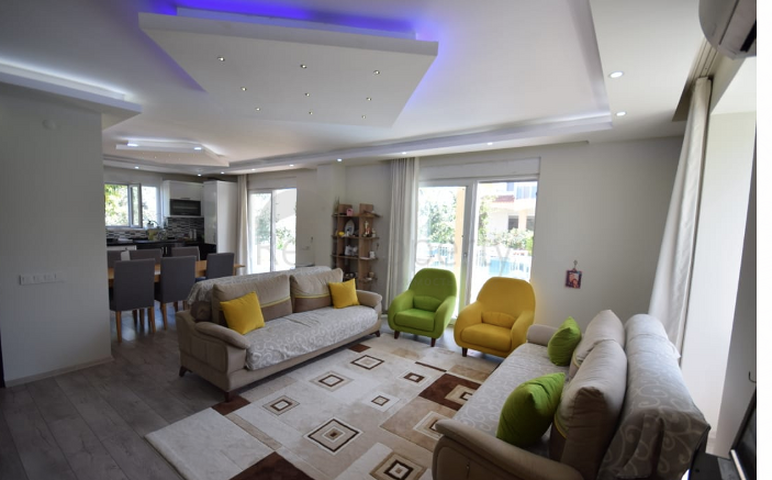 Отдельностоящая вилла 5+1 с бассейном в Алтынкале Дошемеальты