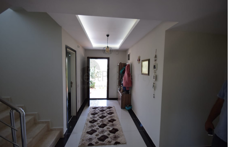 Отдельностоящая вилла 5+1 с бассейном в Алтынкале Дошемеальты