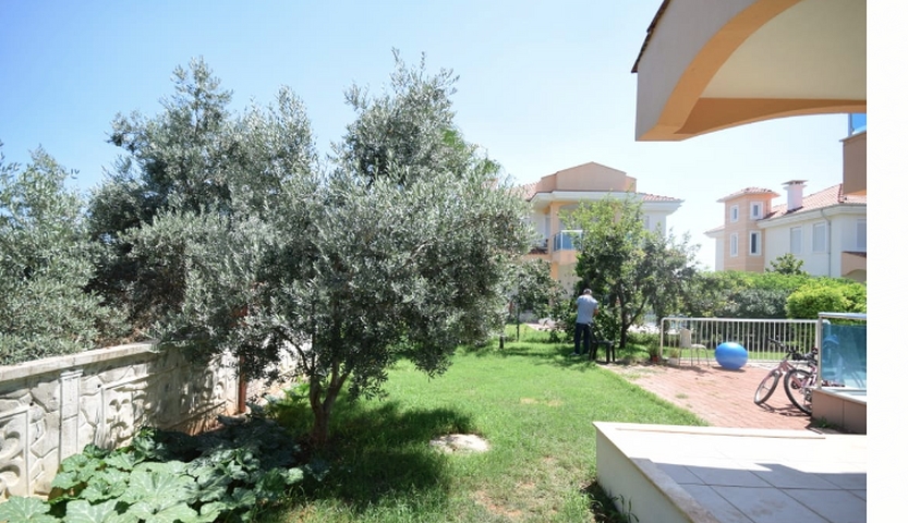 Отдельностоящая вилла 5+1 с бассейном в Алтынкале Дошемеальты