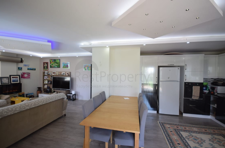 Отдельностоящая вилла 5+1 с бассейном в Алтынкале Дошемеальты