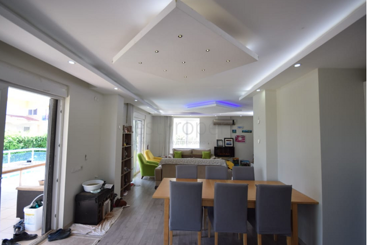 Отдельностоящая вилла 5+1 с бассейном в Алтынкале Дошемеальты