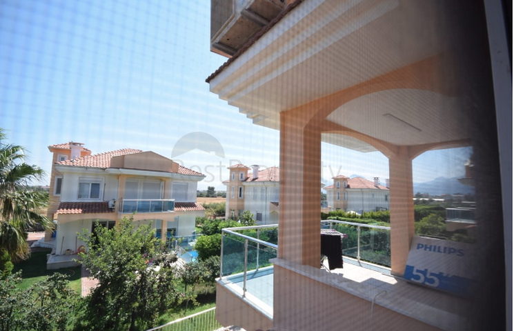 Отдельностоящая вилла 5+1 с бассейном в Алтынкале Дошемеальты