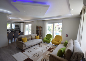 Отдельностоящая вилла 5+1 с бассейном в Алтынкале Дошемеальты