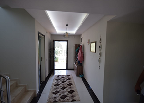 Отдельностоящая вилла 5+1 с бассейном в Алтынкале Дошемеальты