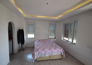 Отдельностоящая вилла 5+1 с бассейном в Алтынкале Дошемеальты