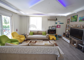 Отдельностоящая вилла 5+1 с бассейном в Алтынкале Дошемеальты