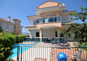 Отдельностоящая вилла 5+1 с бассейном в Алтынкале Дошемеальты