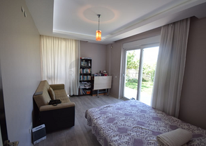 Отдельностоящая вилла 5+1 с бассейном в Алтынкале Дошемеальты