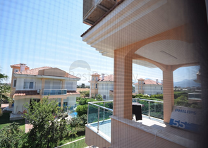 Отдельностоящая вилла 5+1 с бассейном в Алтынкале Дошемеальты