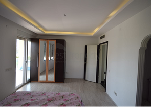 Отдельностоящая вилла 5+1 с бассейном в Алтынкале Дошемеальты