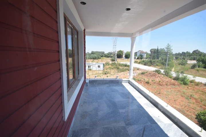 Вилла 4+1 с земельным участком в Дюзлерчами Дошемеальты 