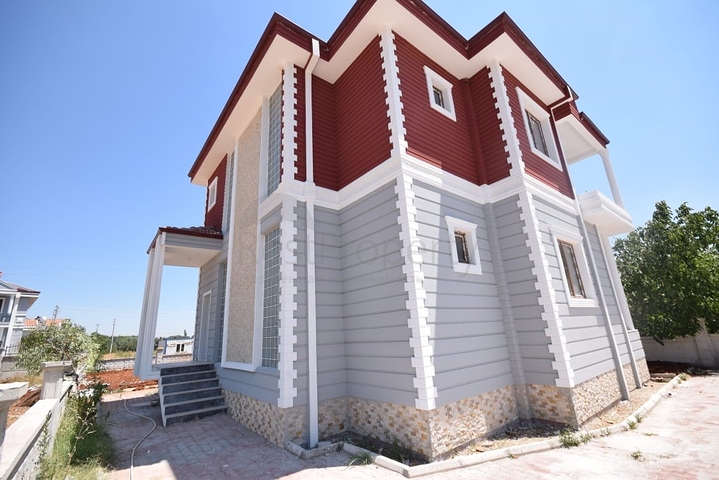 Вилла 4+1 с земельным участком в Дюзлерчами Дошемеальты 