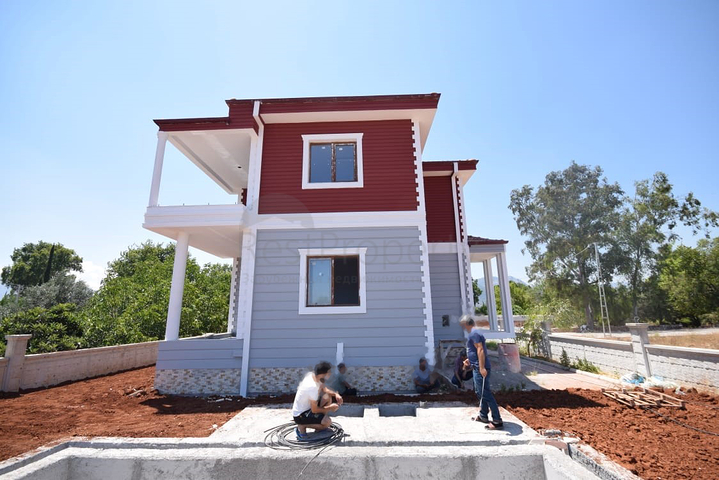 Вилла 4+1 с земельным участком в Дюзлерчами Дошемеальты 