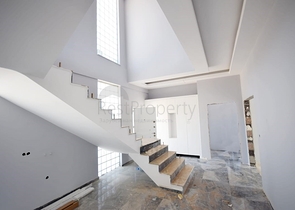 Вилла 4+1 с земельным участком в Дюзлерчами Дошемеальты 