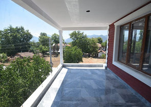 Вилла 4+1 с земельным участком в Дюзлерчами Дошемеальты 