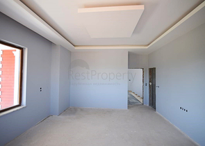 Вилла 4+1 с земельным участком в Дюзлерчами Дошемеальты 