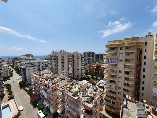 Меблированная двухкомнатная квартира в Махмутларе