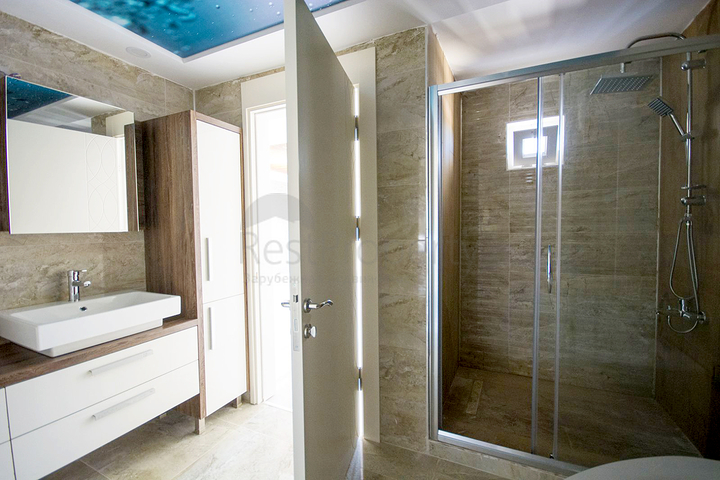 Вилла 5+1 в комплексе в Ешилбахире Дошемеальты