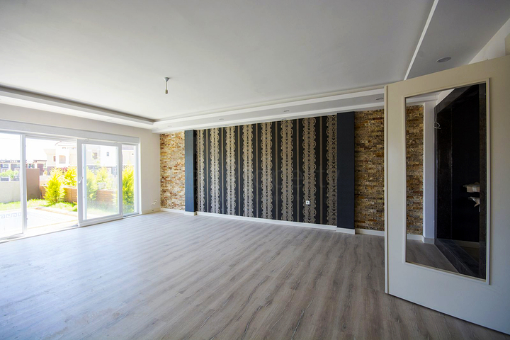 Вилла 5+1 в комплексе в Ешилбахире Дошемеальты