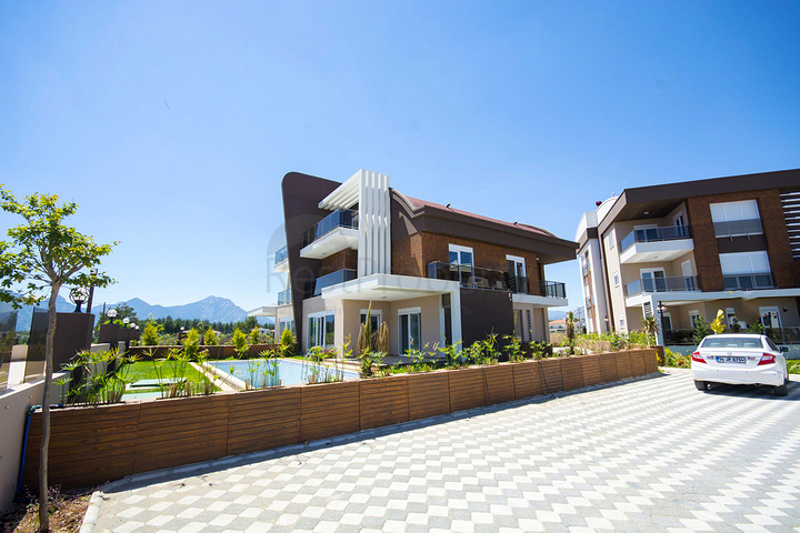 Вилла 5+1 в комплексе в Ешилбахире Дошемеальты