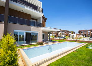 Вилла 5+1 в комплексе в Ешилбахире Дошемеальты