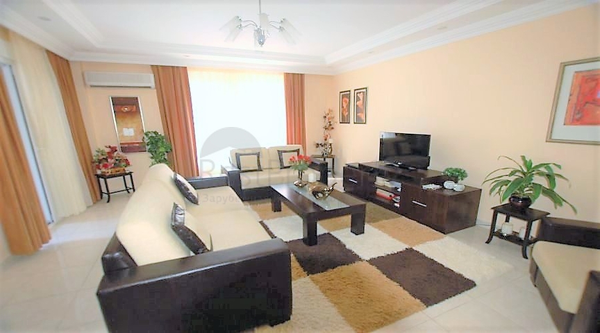 Трёхкомнатная квартира в Оба