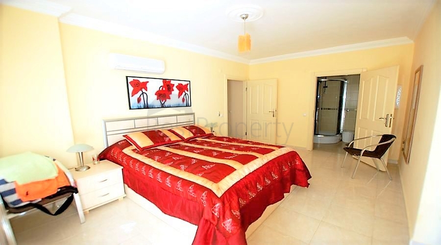 Трёхкомнатная квартира в Оба