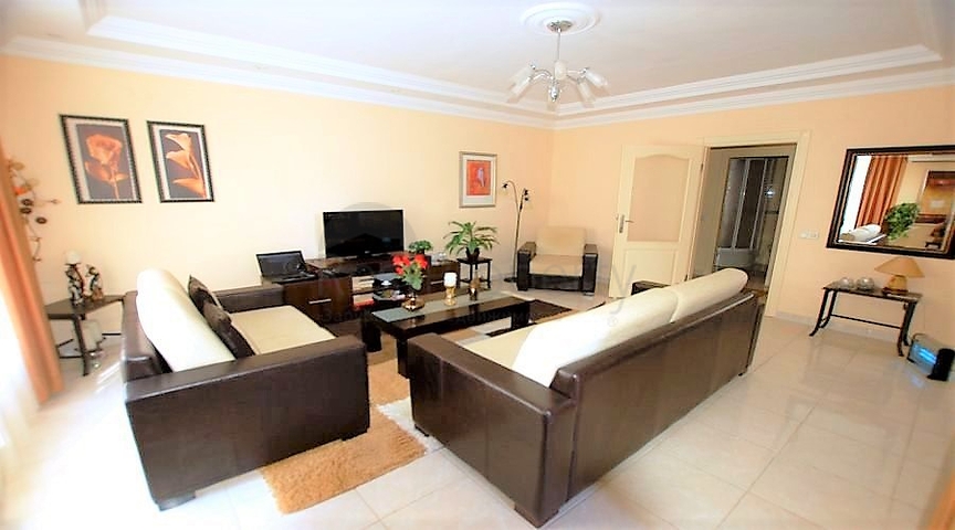 Трёхкомнатная квартира в Оба