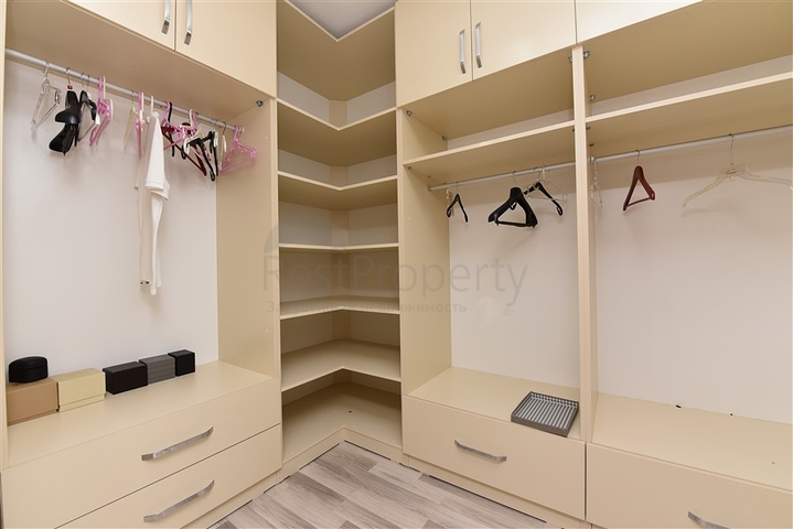 Меблированный пентхаус 3+1 с видом на горы в районе Газипаша