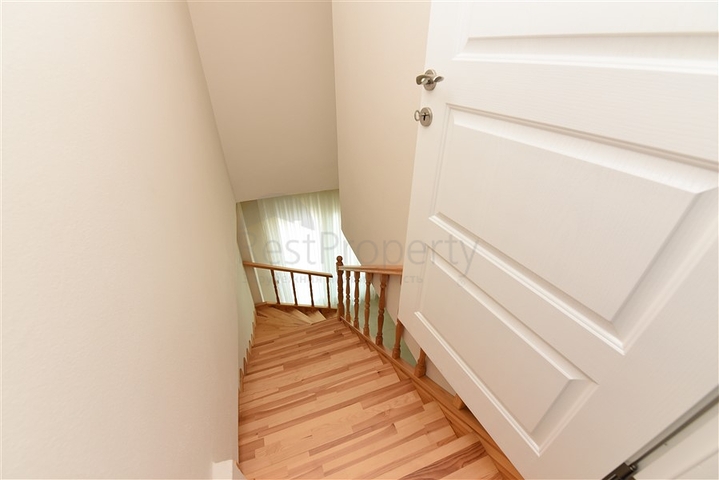 Меблированный пентхаус 3+1 с видом на горы в районе Газипаша