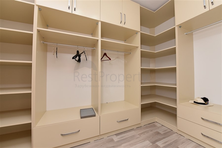 Меблированный пентхаус 3+1 с видом на горы в районе Газипаша