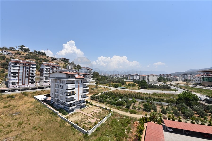 Меблированный пентхаус 3+1 с видом на горы в районе Газипаша