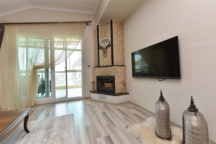 Меблированный пентхаус 3+1 с видом на горы в районе Газипаша