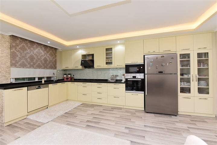 Меблированный пентхаус 3+1 с видом на горы в районе Газипаша