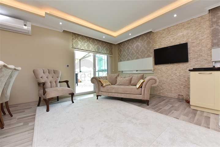 Меблированный пентхаус 3+1 с видом на горы в районе Газипаша