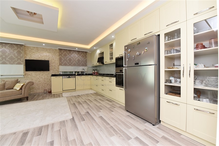 Меблированный пентхаус 3+1 с видом на горы в районе Газипаша