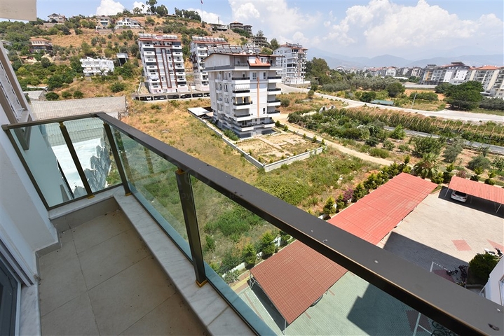 Меблированный пентхаус 3+1 с видом на горы в районе Газипаша