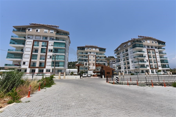 Меблированный пентхаус 3+1 с видом на горы в районе Газипаша