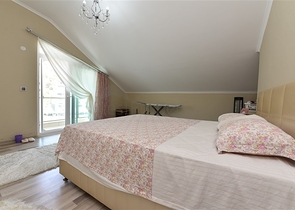 Меблированный пентхаус 3+1 с видом на горы в районе Газипаша